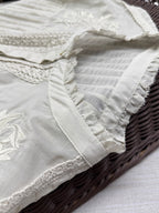 Claire Loose Auricular Puff Sleeve Embroidered Blouse