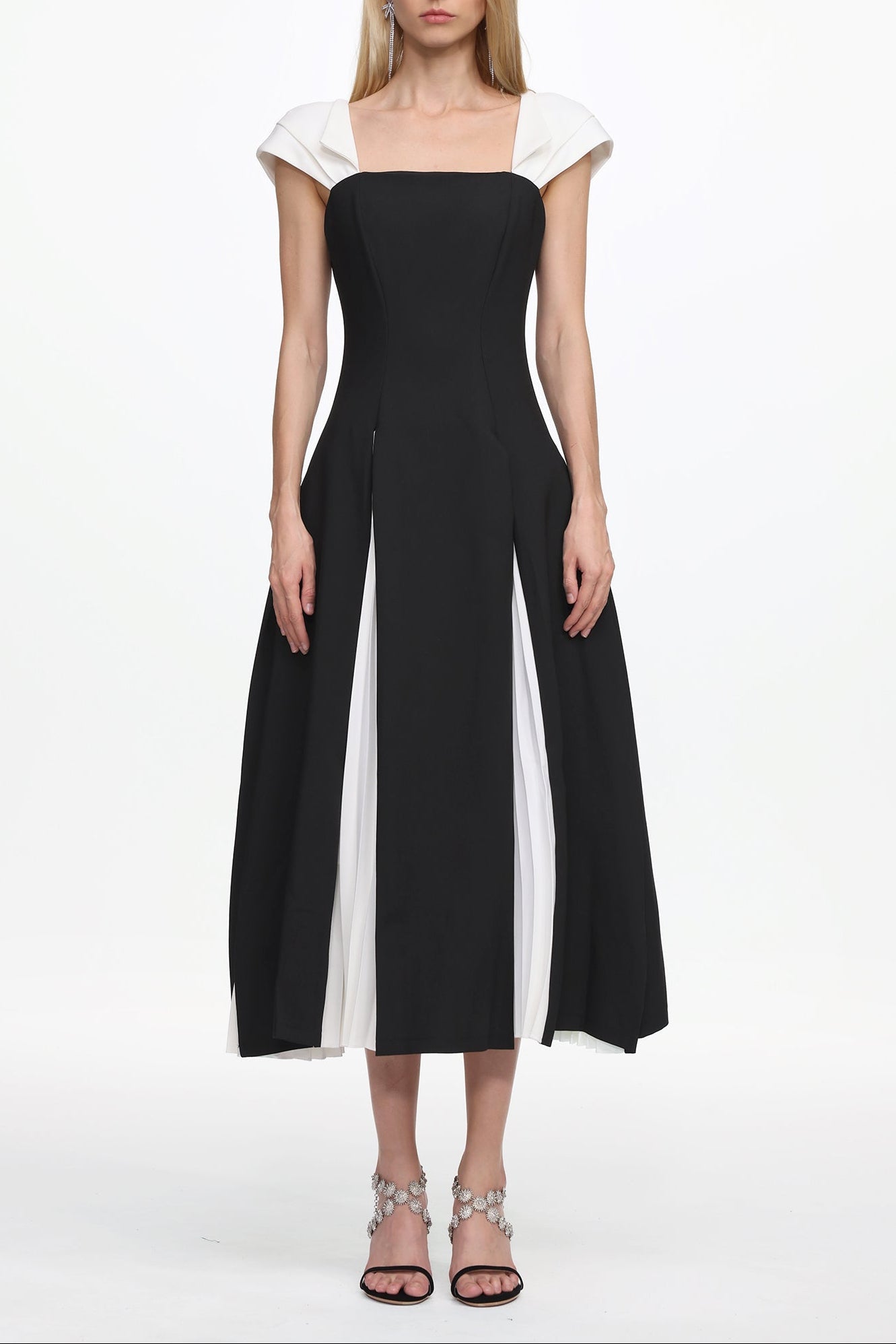 Flowering Girl Women Saly Short Sleeve Contrast Pleated Woven Maxi Dress