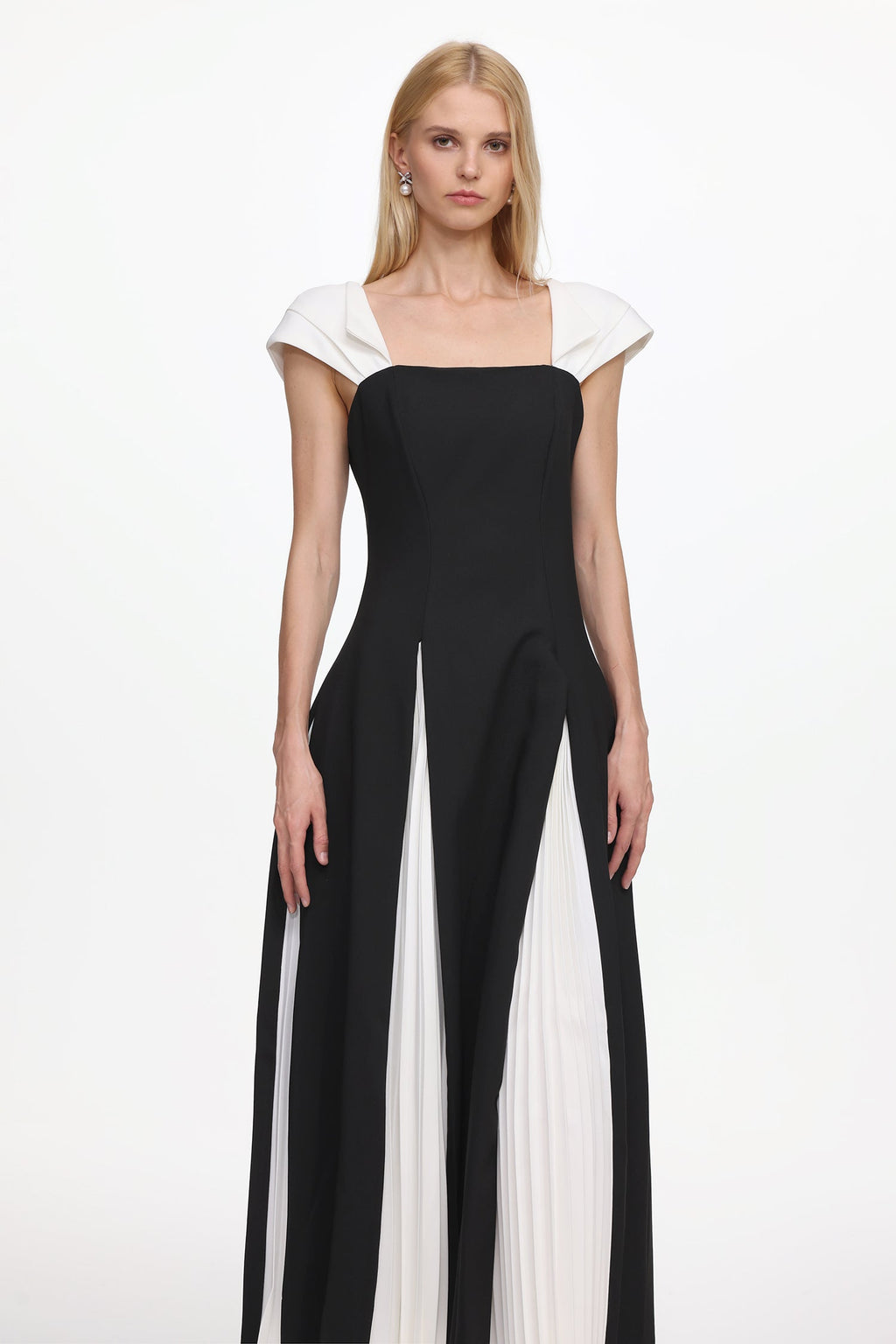 Flowering Girl Women Saly Short Sleeve Contrast Pleated Woven Maxi Dress