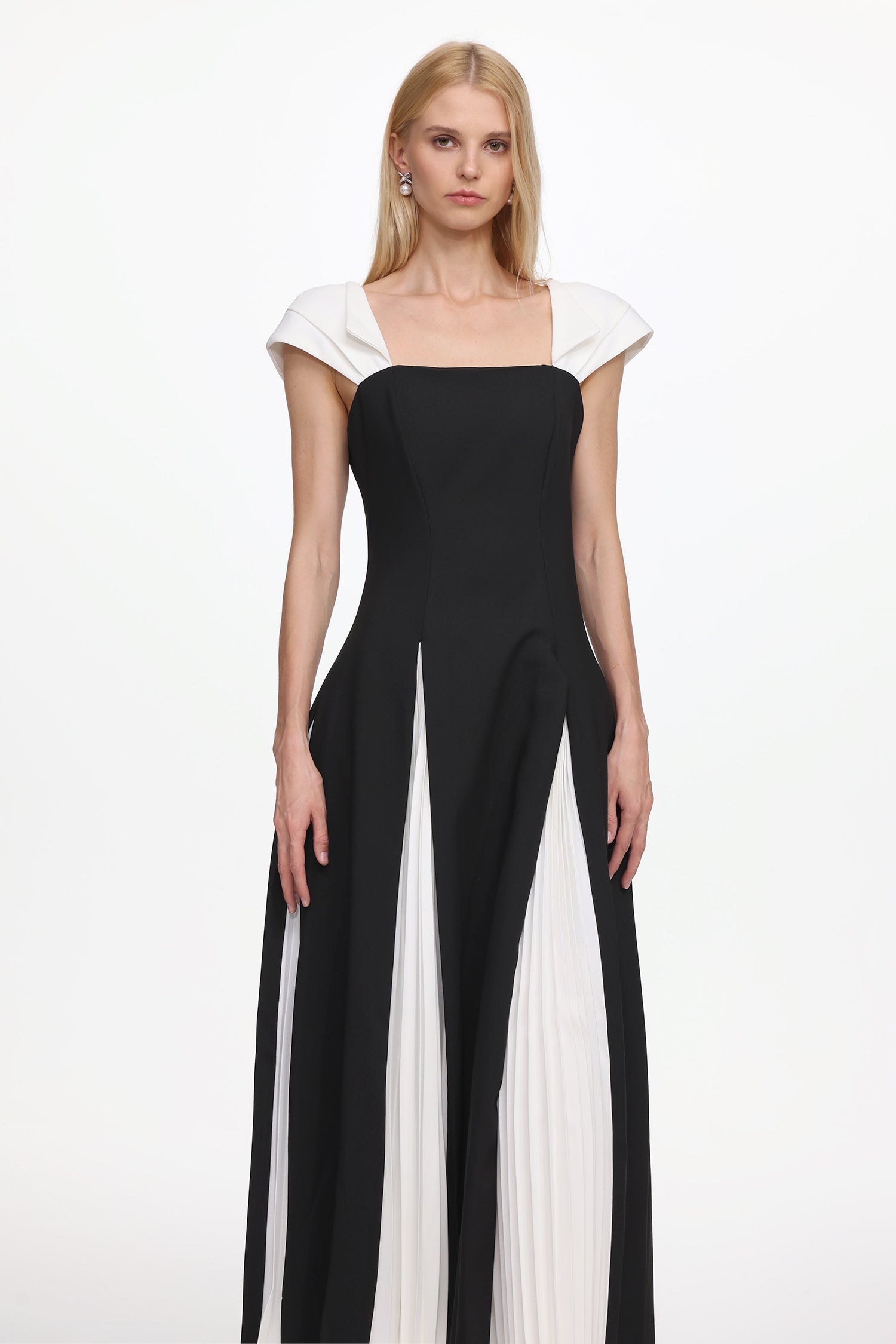 Flowering Girl Women Saly Short Sleeve Contrast Pleated Woven Maxi Dress