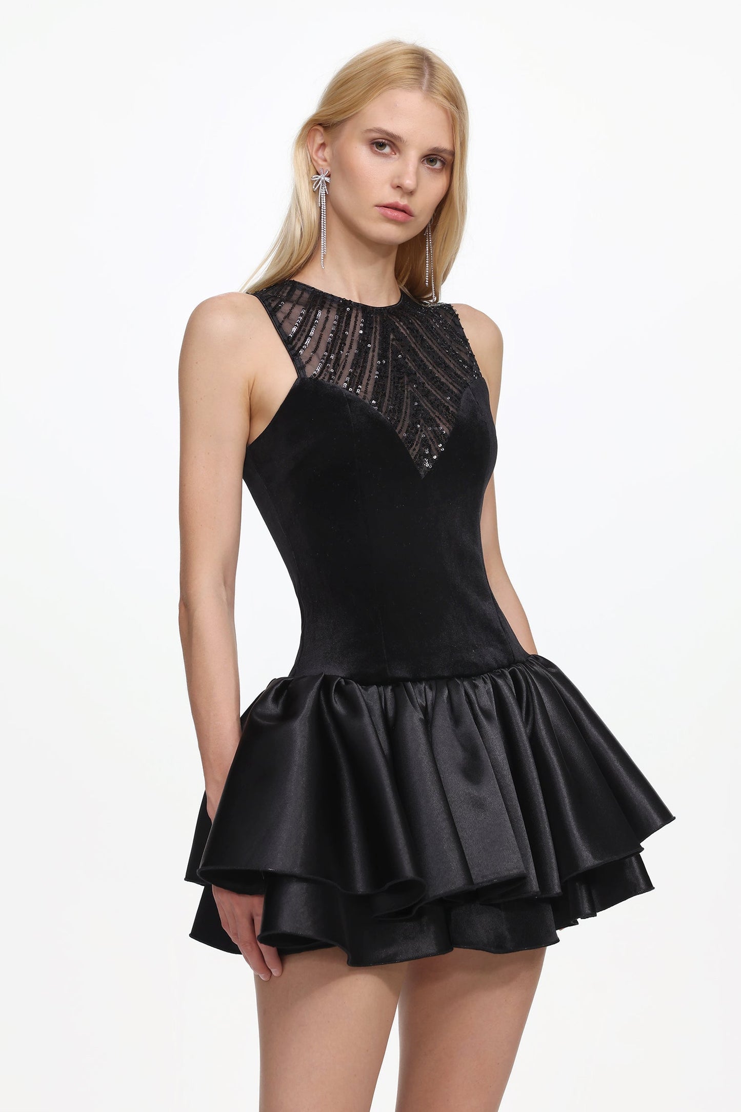 Sareza Chic Contour Deep V Sleeveless Sequin Mini Dress