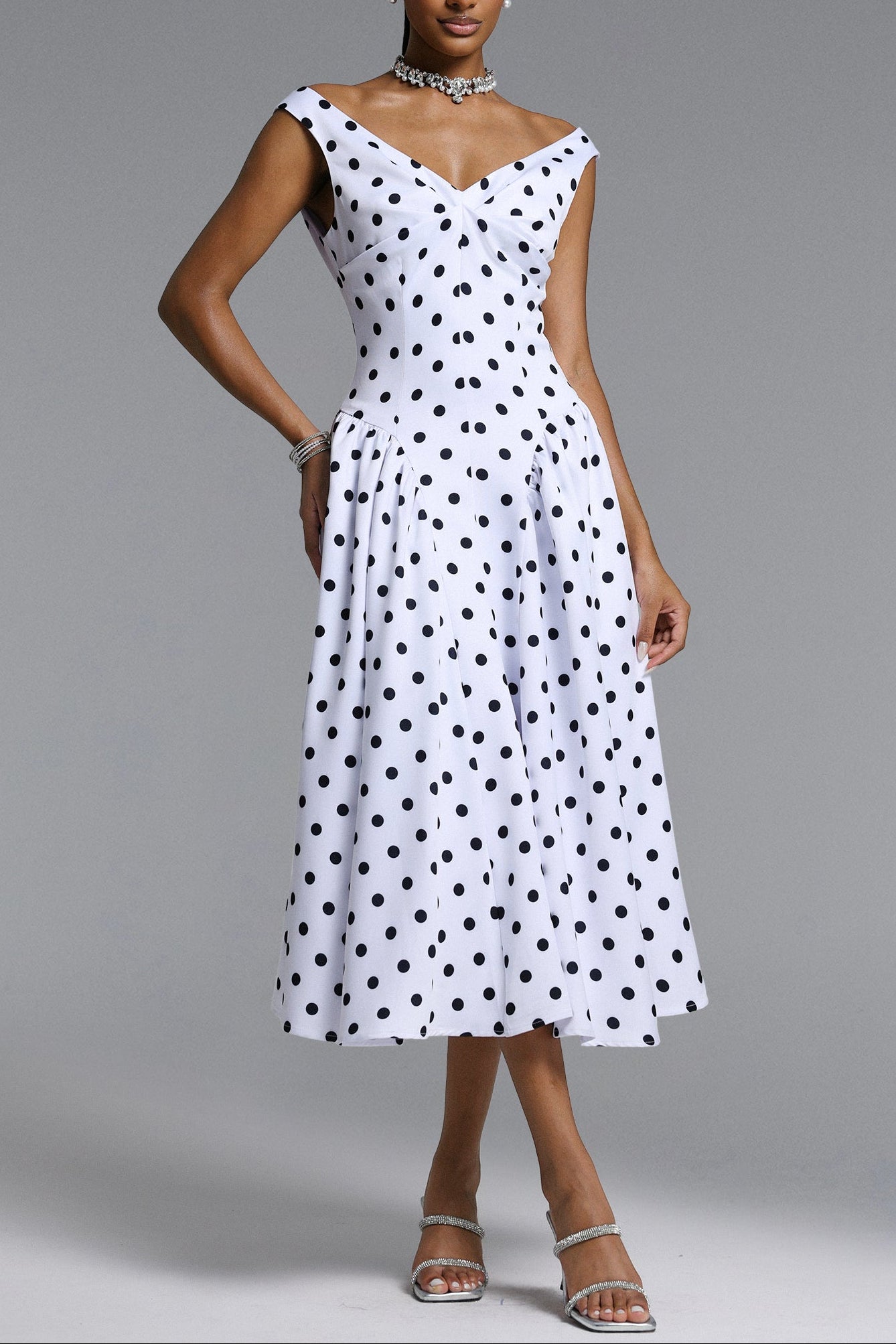 Raidah  Polka Dot Sleeveless Pleated Midi Dress
