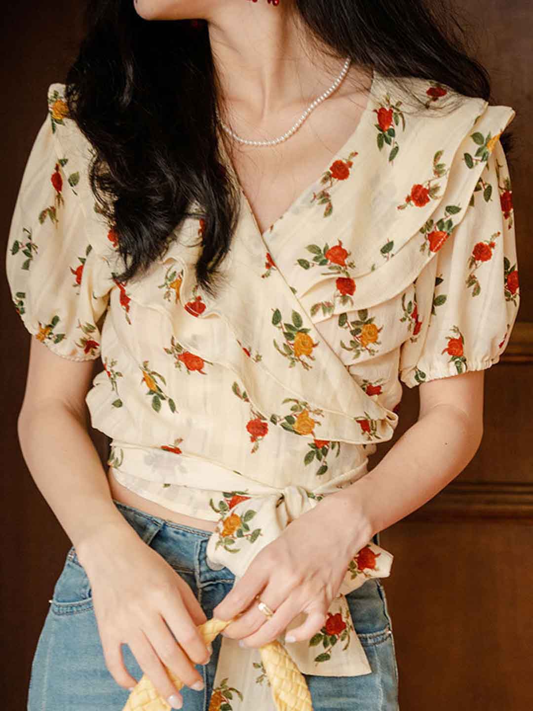 juliet Chic V-neck Waisted Floral Chiffon Top