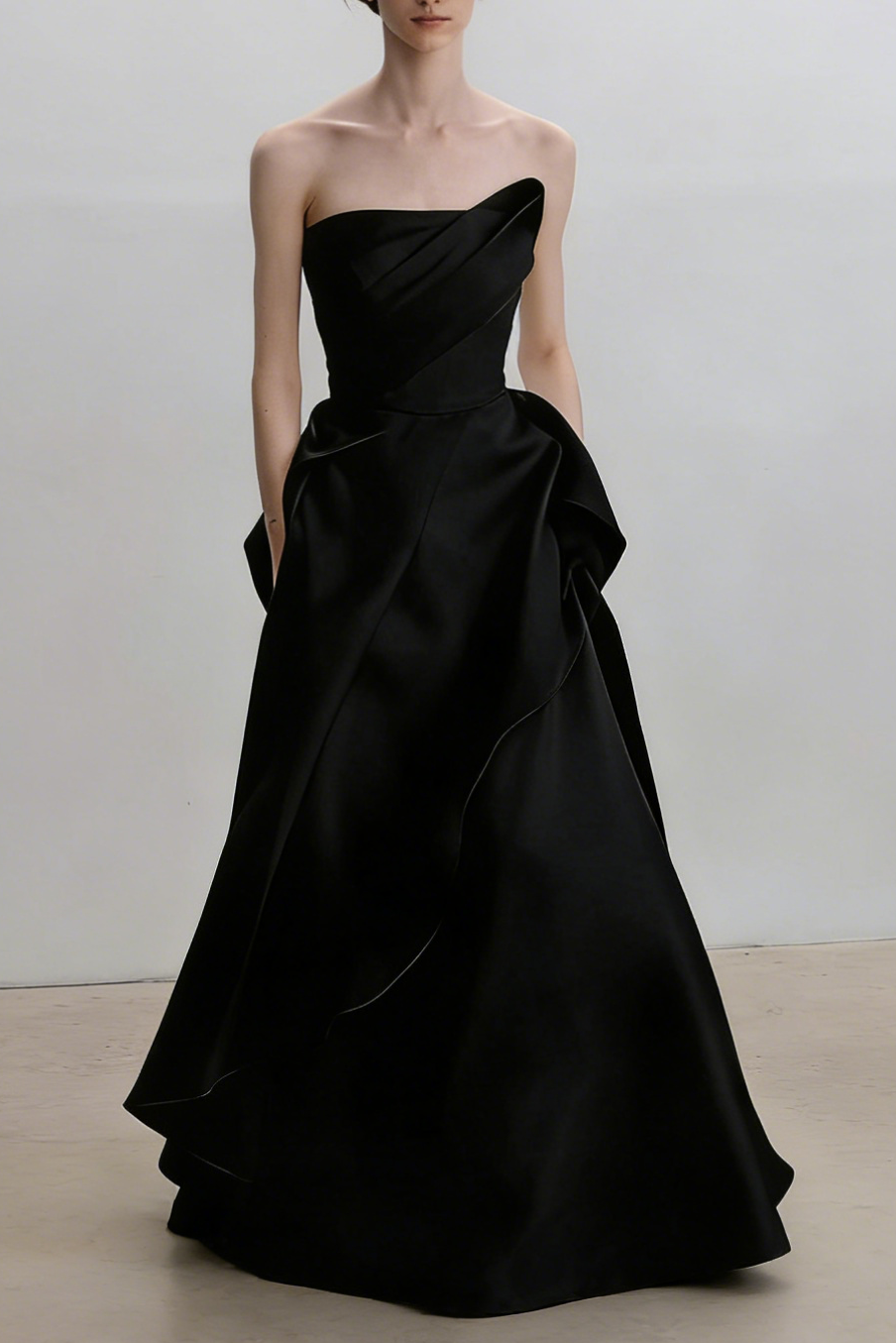 Lyuba Black French Lightweight High-End Strapless Slim Fit Simple Maxi Dress
