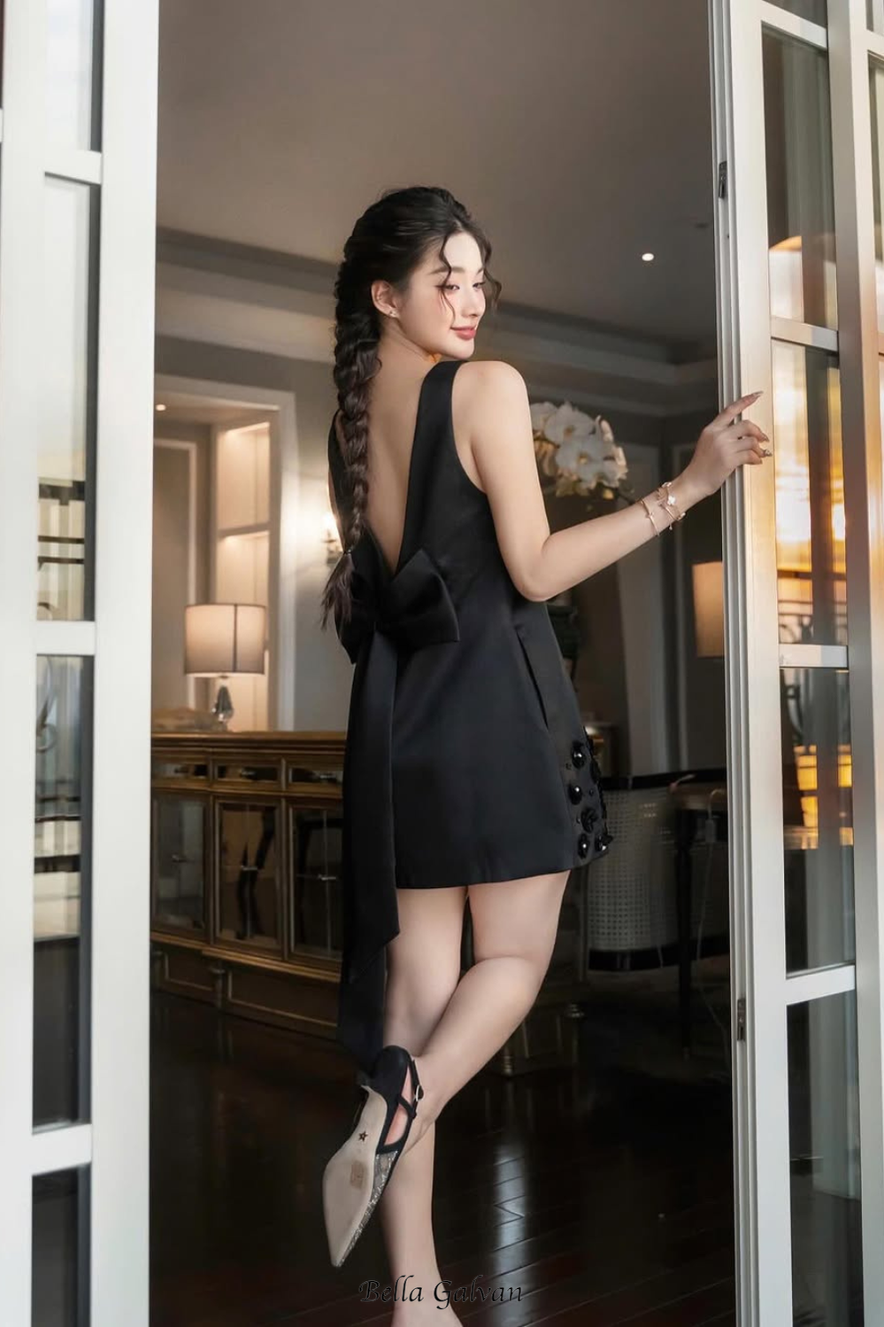 Flowering Girl Women flower sleeveless v-neck mini dress in black