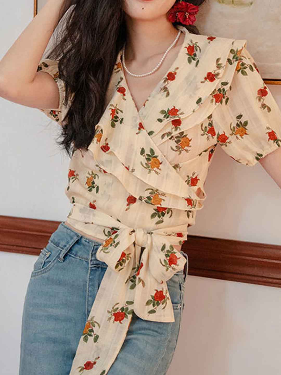 juliet Chic V-neck Waisted Floral Chiffon Top