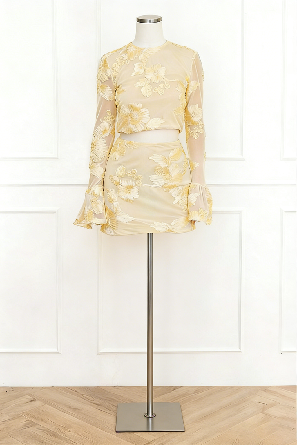 Nefertiti Apricot Embroidered Floral Backless T-Shirt And Skirt Set