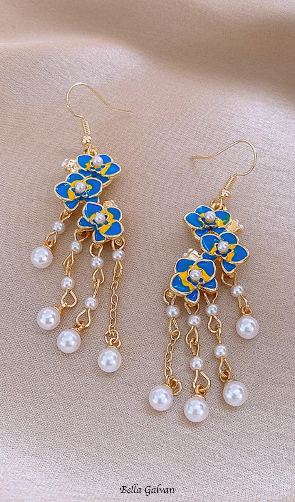 Dave Blue Flower Pearl Earrings
