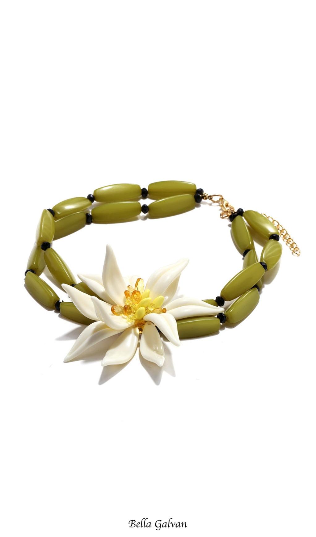Flowering Girl Women Dulce Flower Necklace