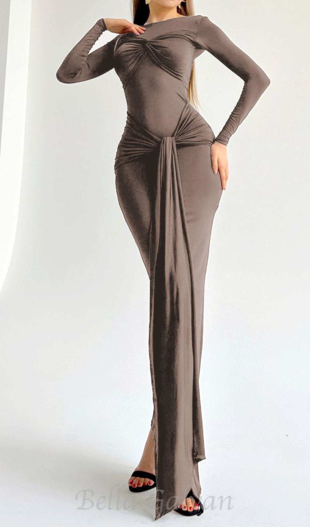 Flowering Girl Women Round neck ribbed knit maxi dress in coffee