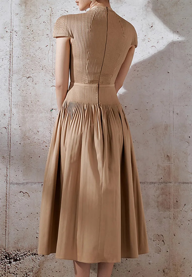 Emily v-Neck Pleated Midi Dress In Khaki