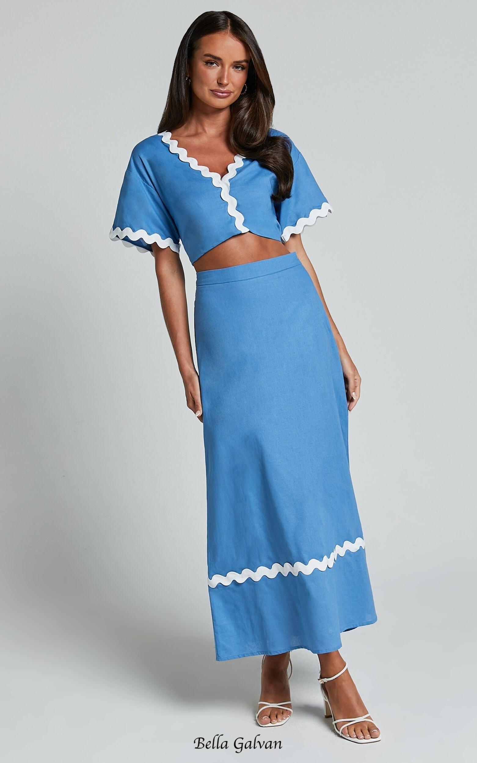 Blythe Two Piece Set - Short Sleeve with Wave Hem A Line Skirt Set in Blue