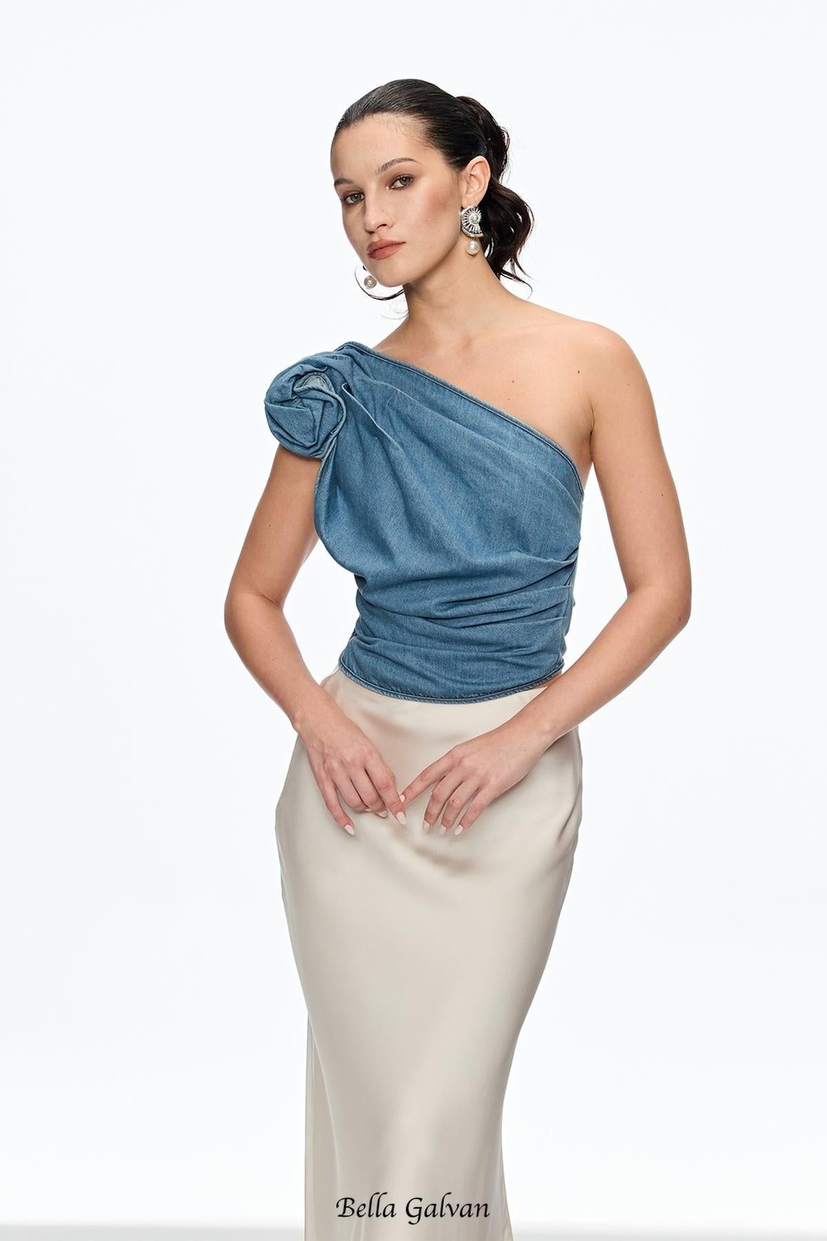florence one Shoulder Flower Top in blue