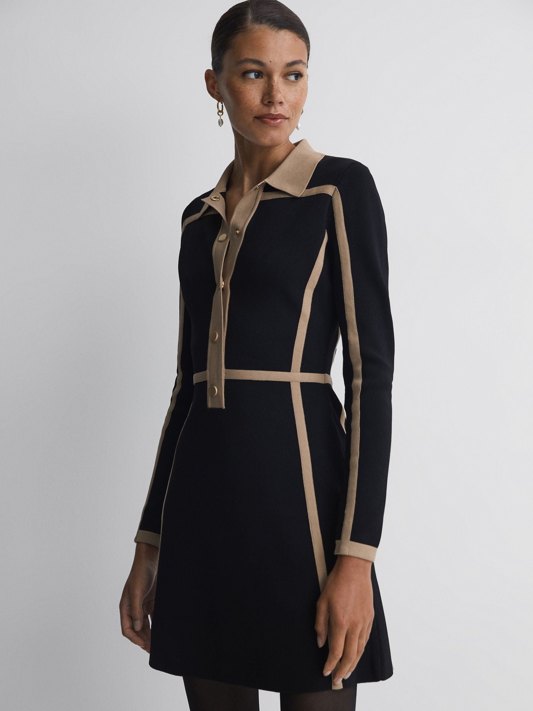 Flowering Girl Women Contrast Trim Press-Stud Mini Dress in Black/Camel