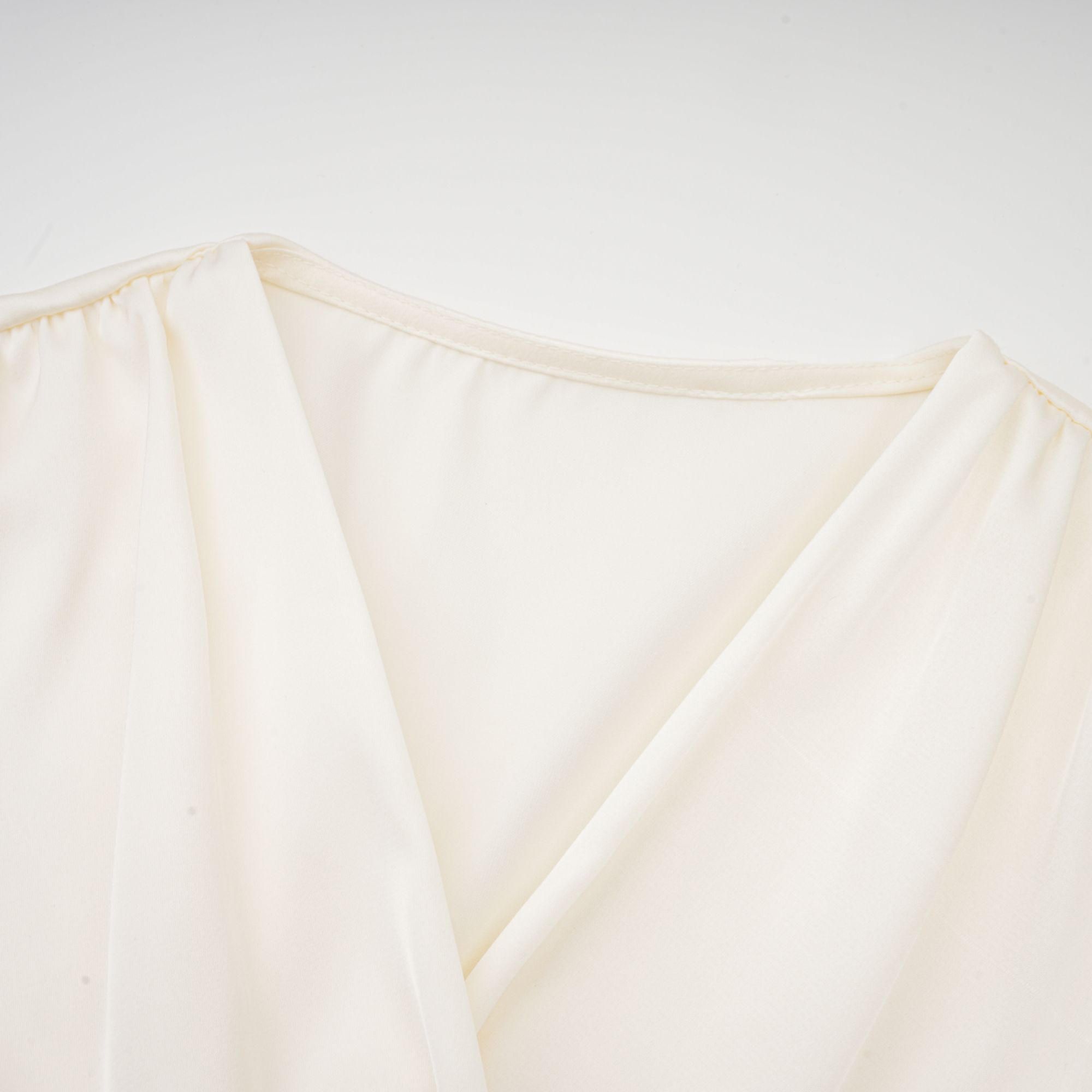 Flowering Girl Women Nouria white faux-flower twist cropped top