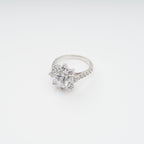 Émilie Sterling Silver Flower Shaped Zircon Gemstone Ring