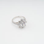 Émilie Sterling Silver Flower Shaped Zircon Gemstone Ring