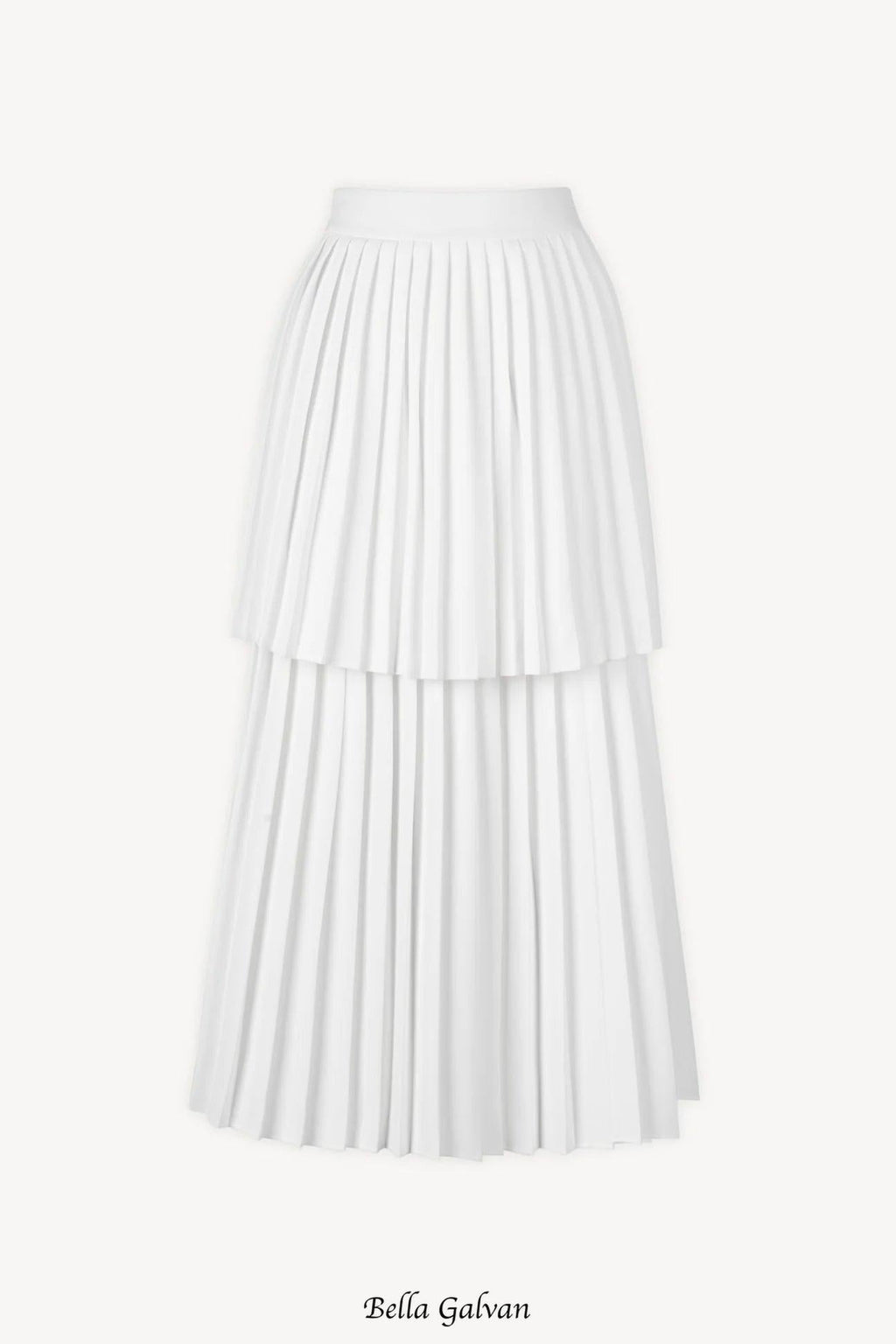 Sleeveless pleated layer skirt suit in white