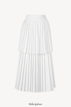 Sleeveless pleated layer skirt suit in white