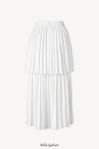 Sleeveless pleated layer skirt suit in white