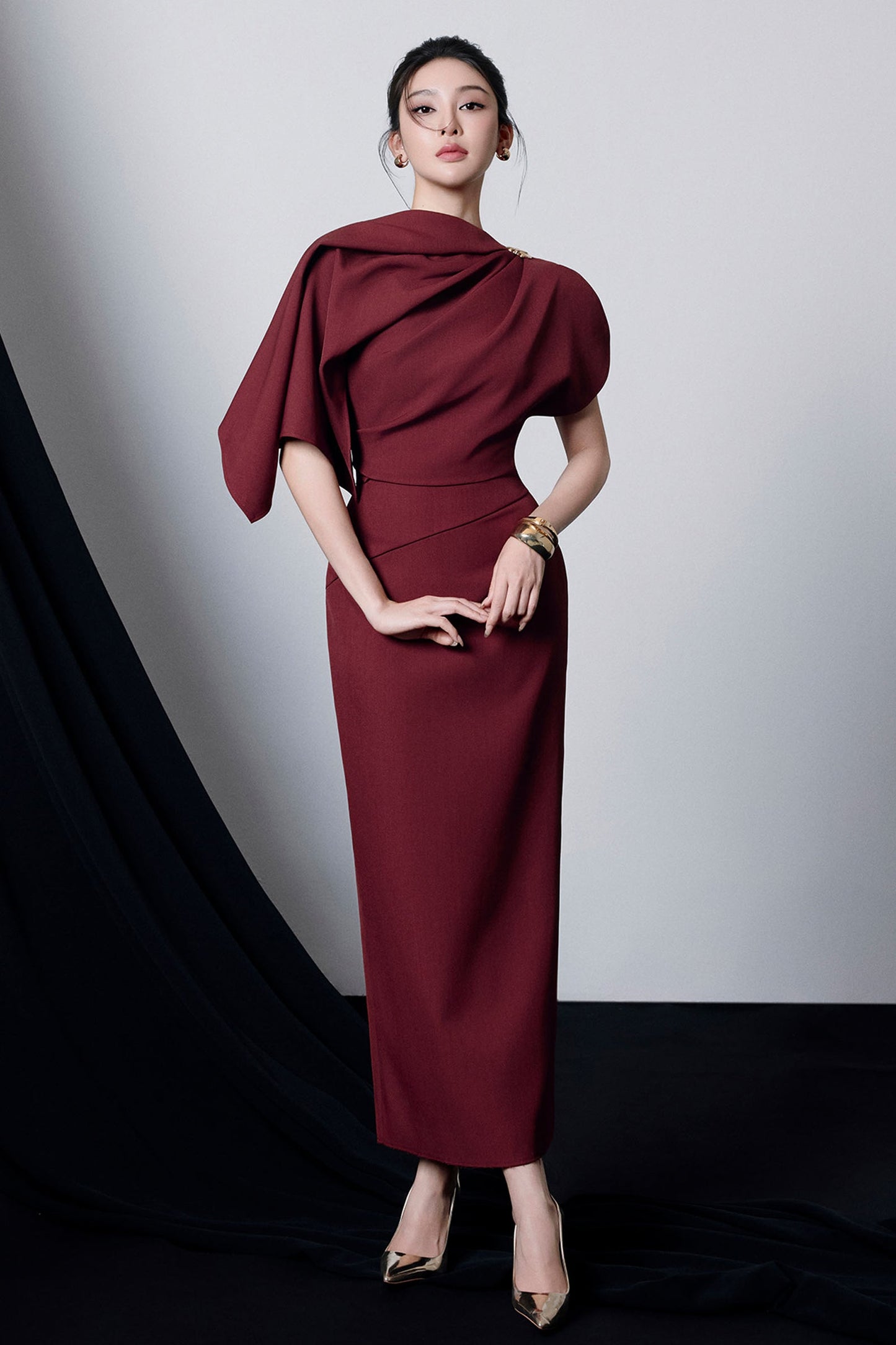 genevieve Asymmetric Sleeve Draped Midi Dress in burgundy