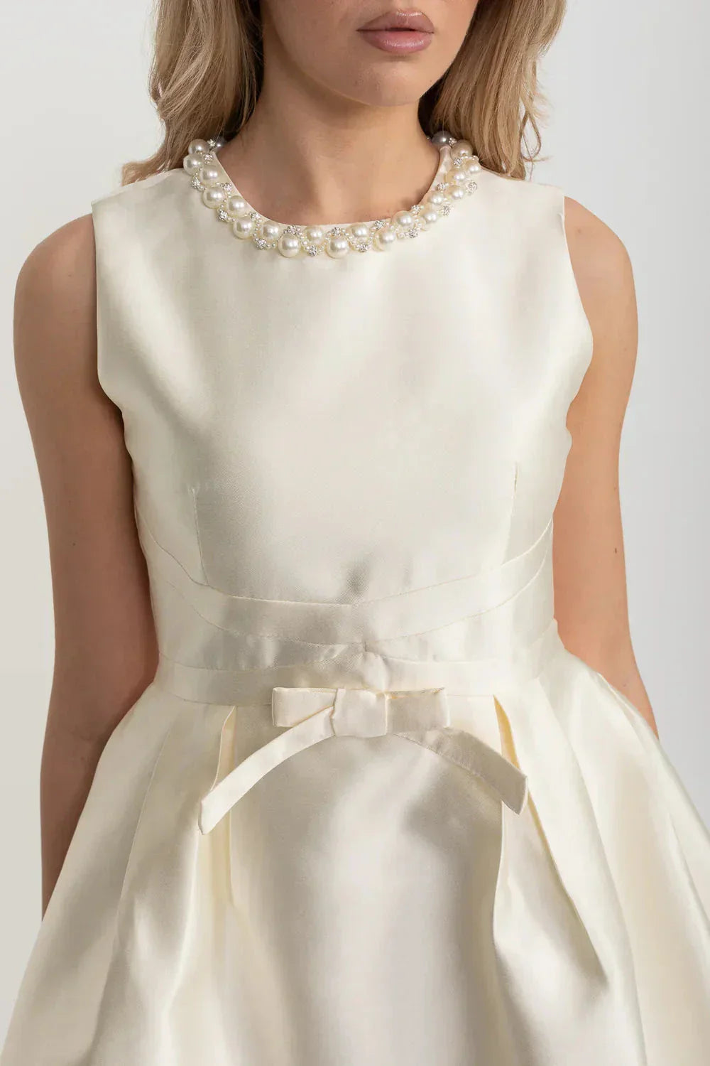 Flowering Girl Women Elegant Fitted Dress With Pearl-Embellished Round Neckline And Bow Waistline Accent - Ivoire