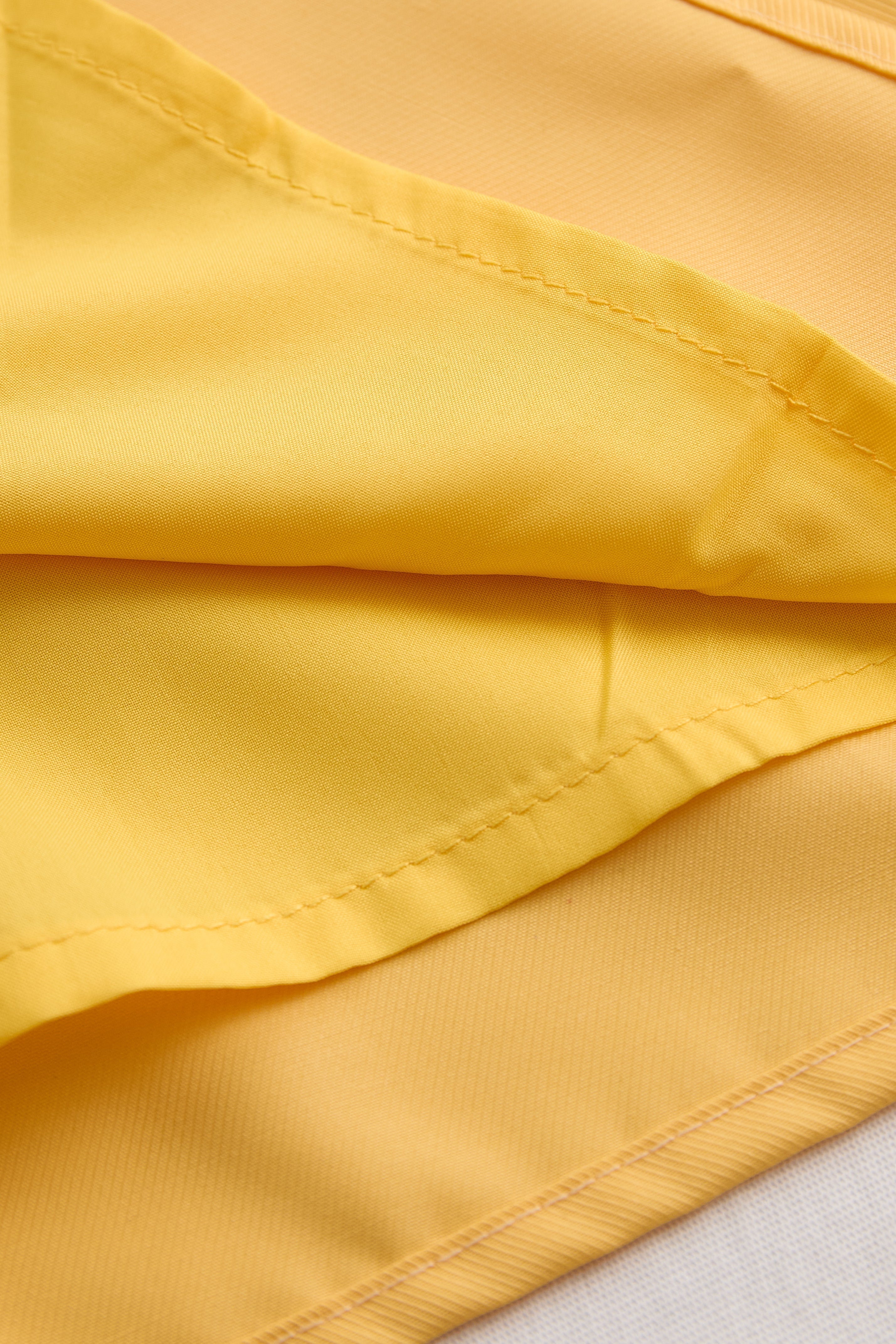 Stylish Sleeveless Halter Blouse With Neck Tie Detail
