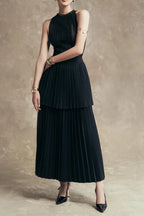 Sleeveless Pleated Layer Skirt Suit In Black