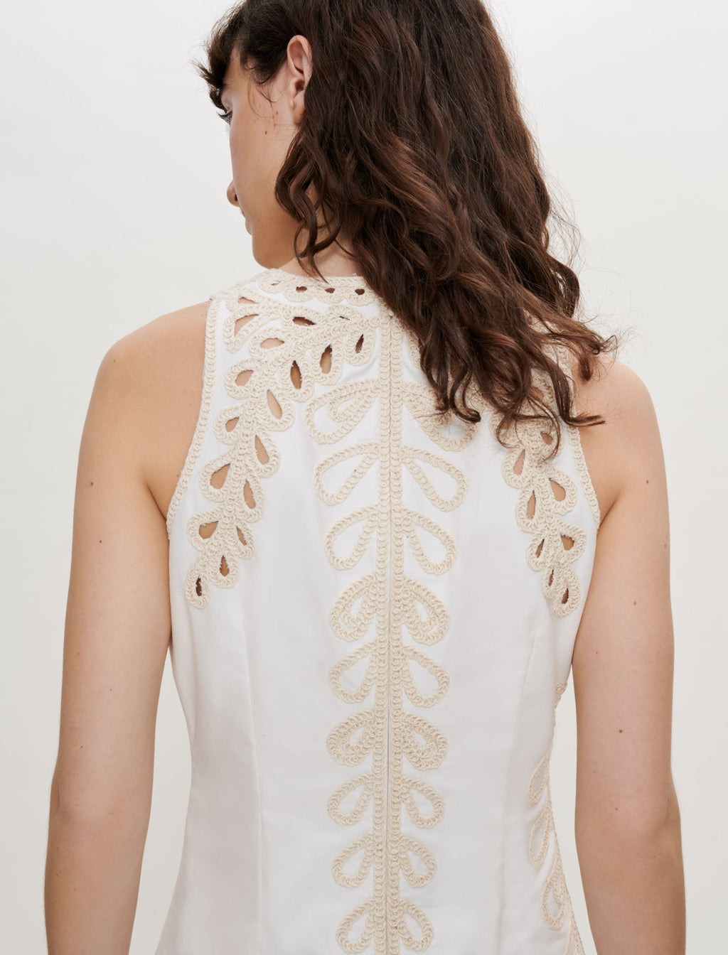 Flowering Girl Women Embroidered Phoenix Tail Hollow Flower Sleeveless Short Dress - white
