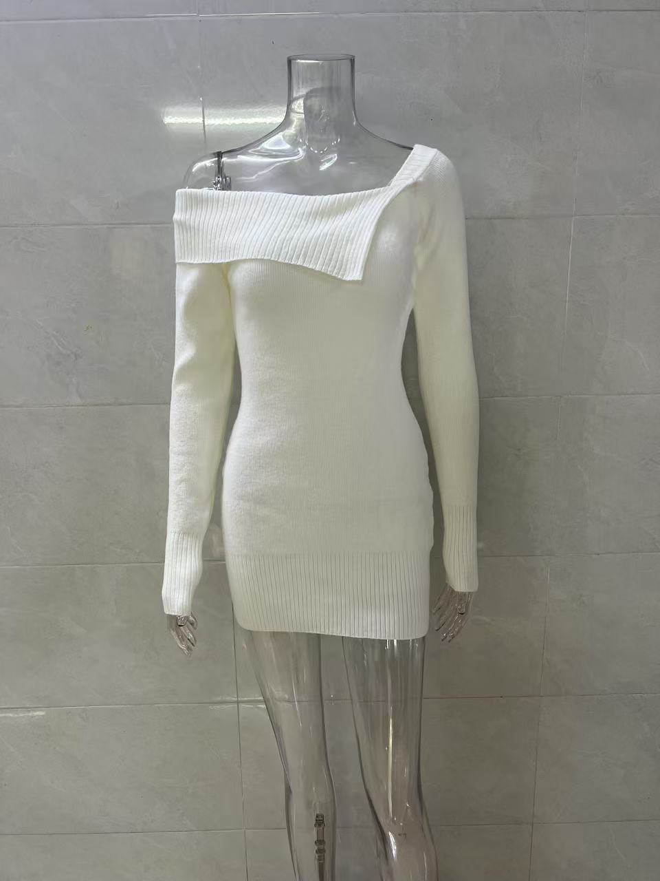 Flowering Girl Women white off-the-shoulder long-sleeved knitted dress