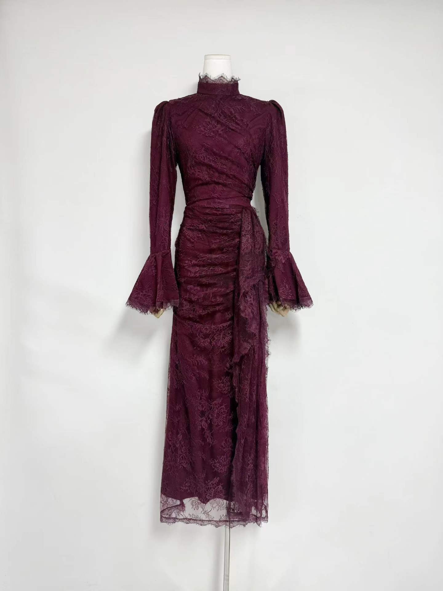 victoria Long lantern sleevelace-trim maxi dress - burgundy