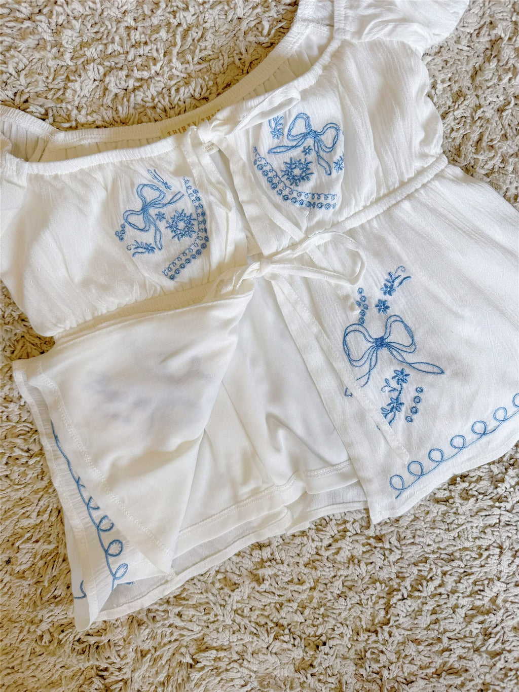 bow embroidery high-waisted cropped top