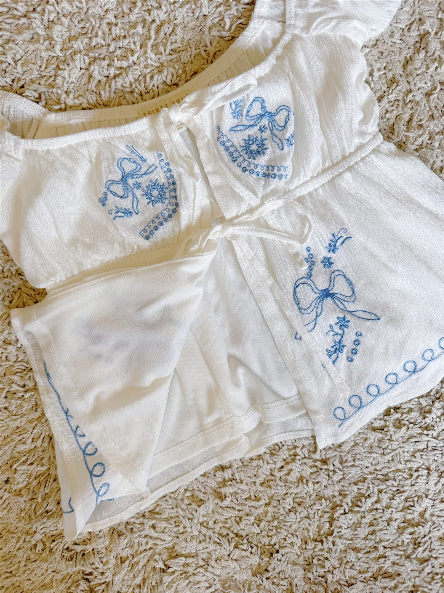 bow embroidery high-waisted cropped top