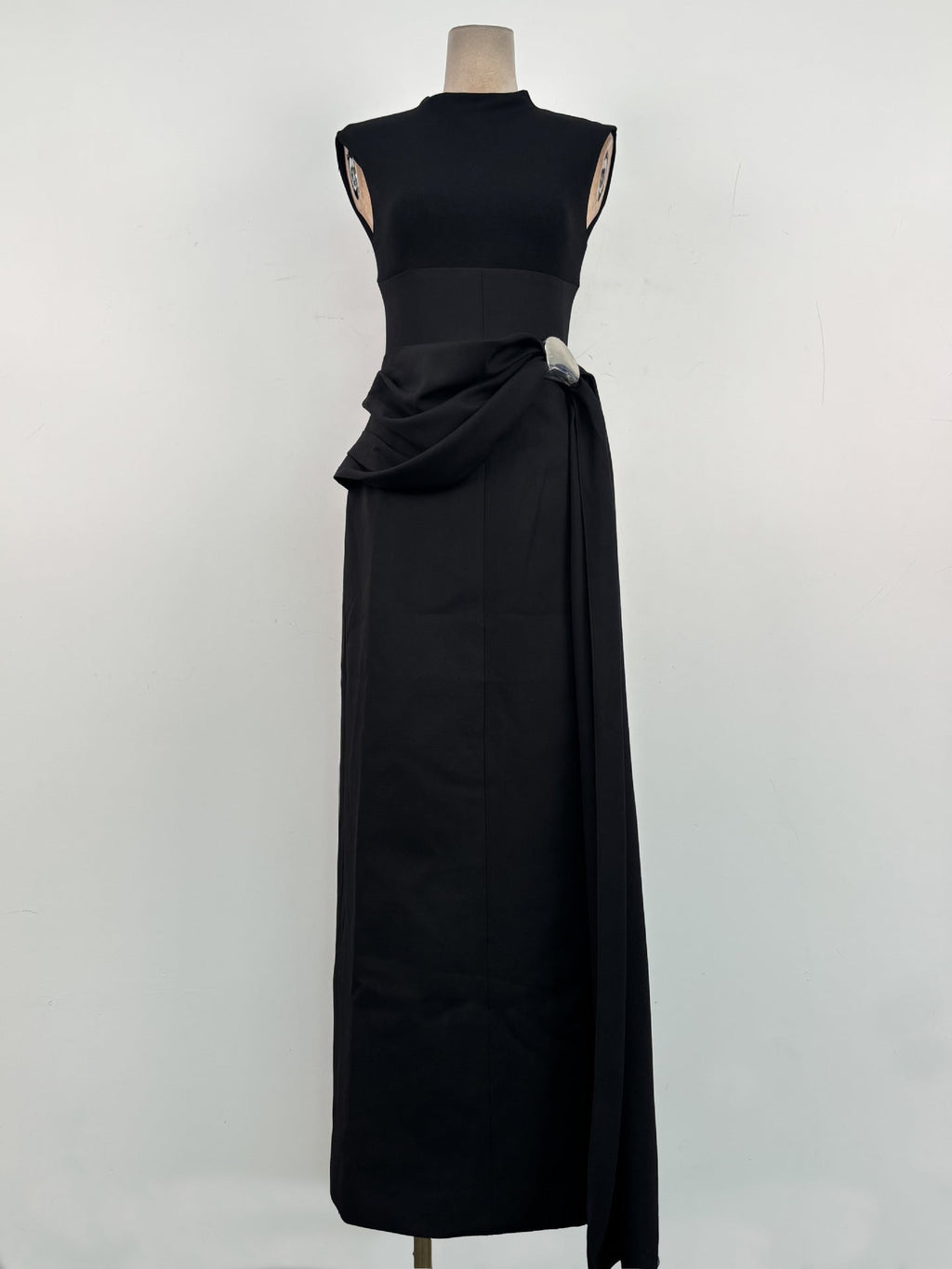 Kelly Interlock Pleated Knit Maxi Dress In Black