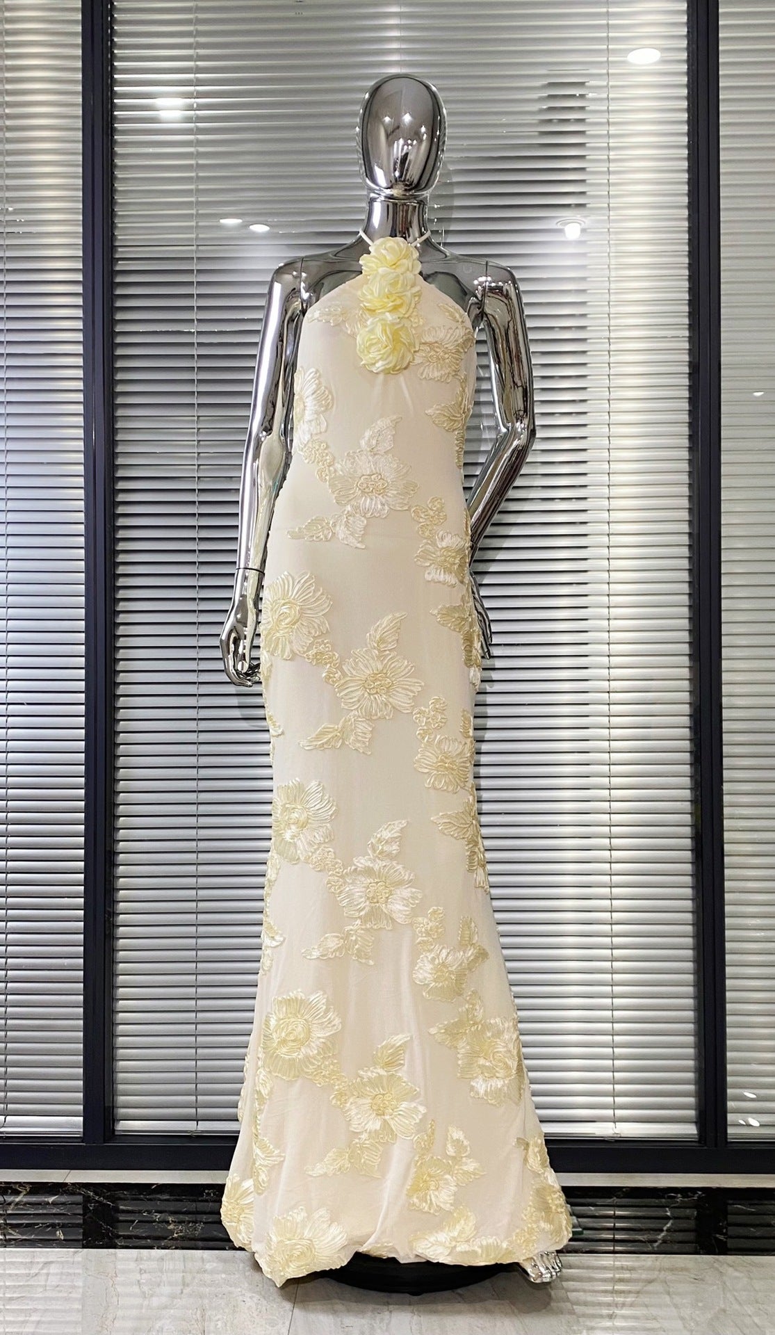 Nefertiti Pale Yellow Tulle Backless Party Mixi Dress