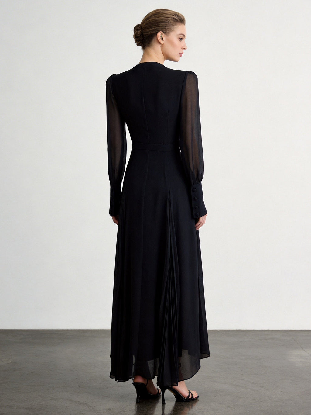 Black V-Neck Long Sleeves Maxi Dress