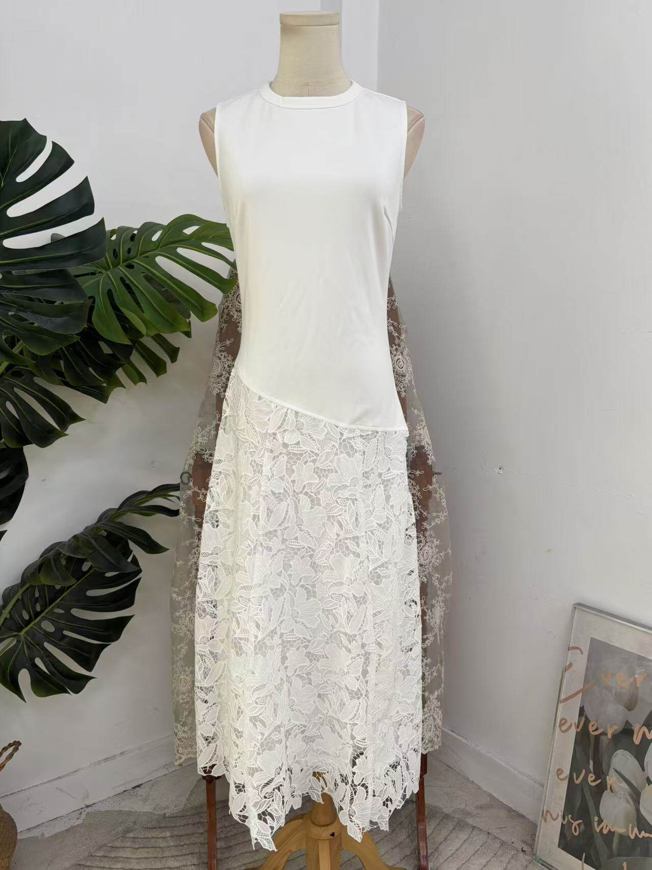 Crew Neck Lace patchwork sleeveless maxi Dress - beige