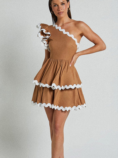 off-the-shoulder wave contrast edge cascading dress