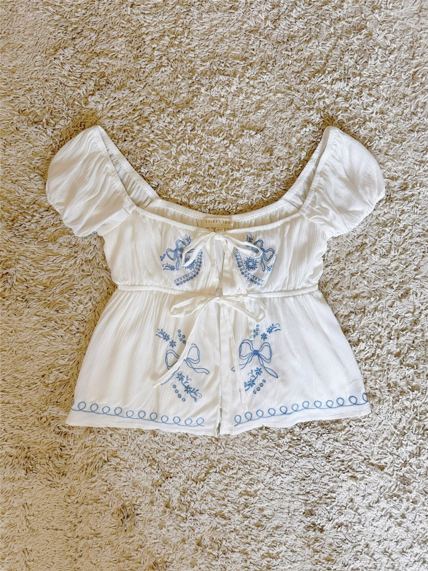 bow embroidery high-waisted cropped top