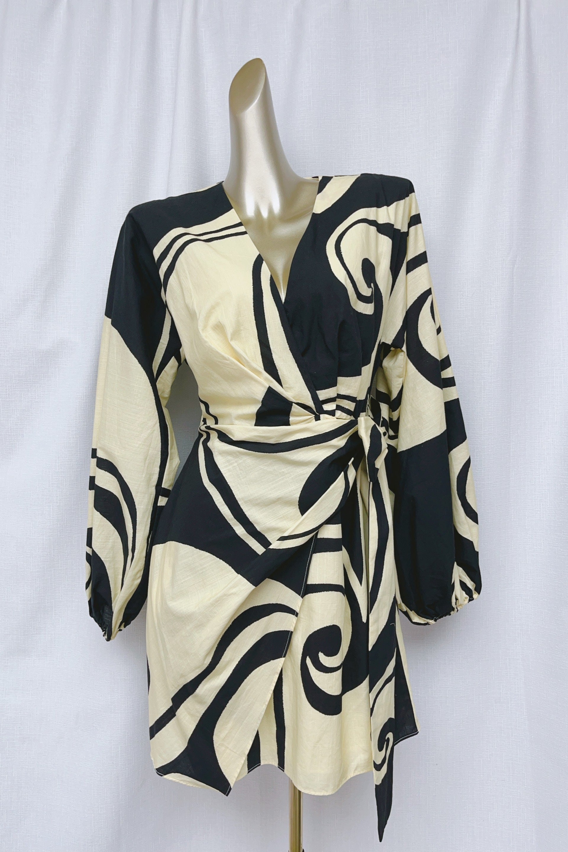 oceanic swirl v-neck puff sleeve mini dress