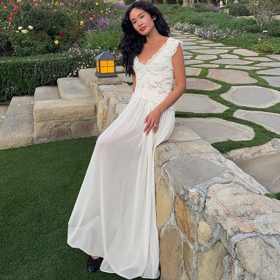 New Winter Style Sheer V-Neck Lace-Trimmed Maxi Dress