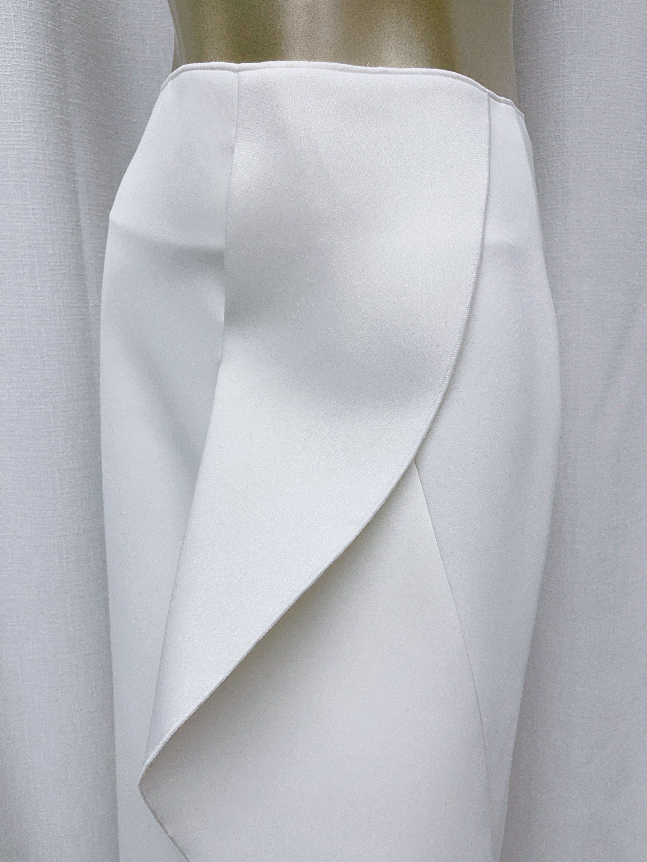 Irregular ruffle fishtail skirt in ivory