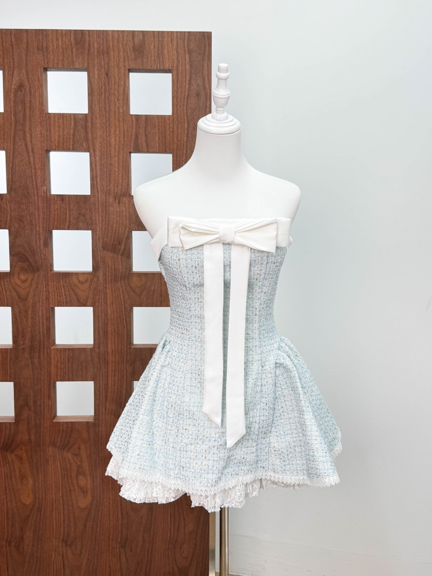 Bow woven lace tube top mini dress in pink