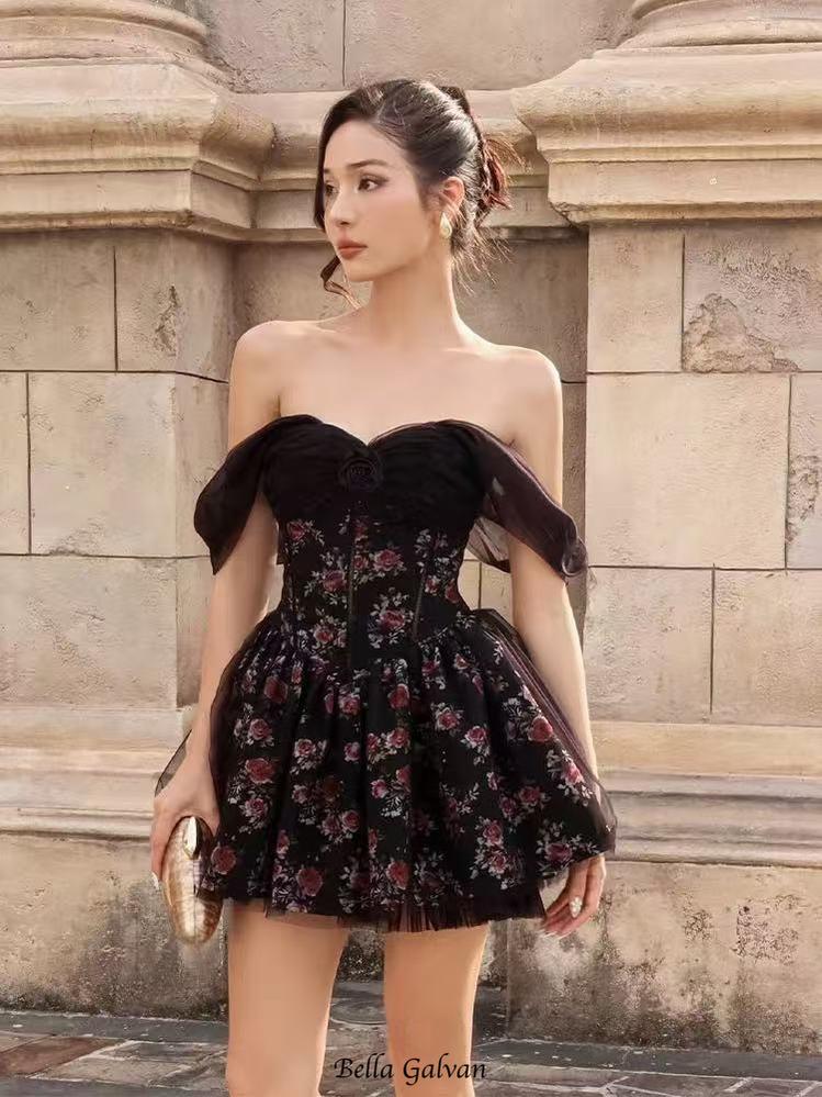 bonnie floral printed strapless mini dress in black
