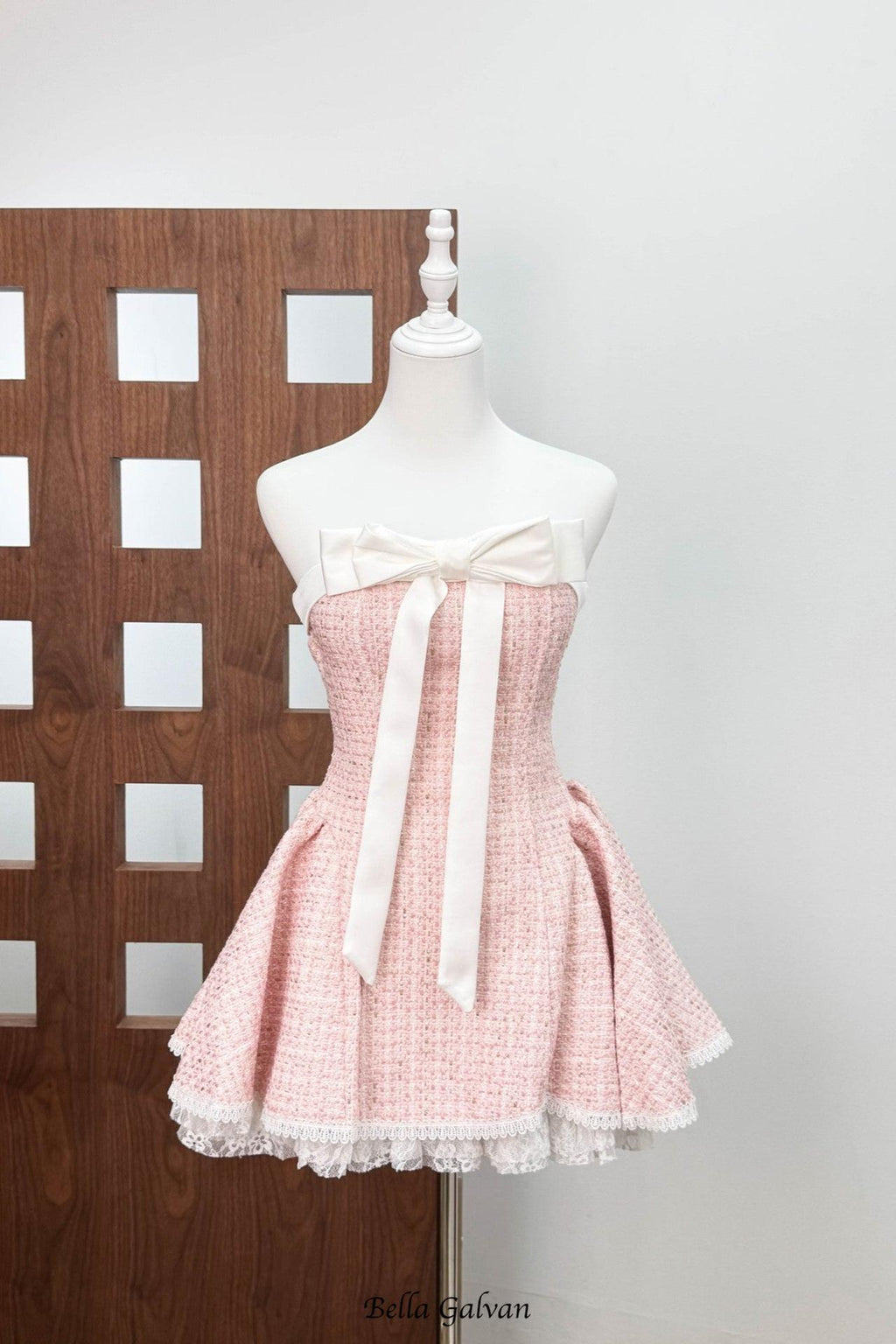 Bow woven lace tube top mini dress in pink