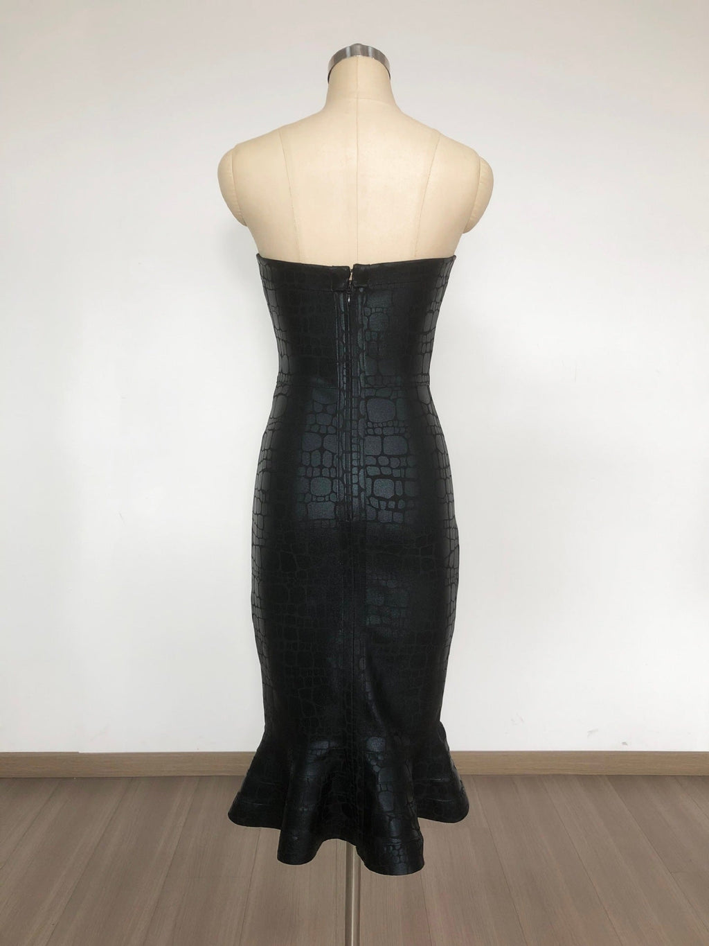 eudora off shoulder bodycon fishtail hem midi dress in black