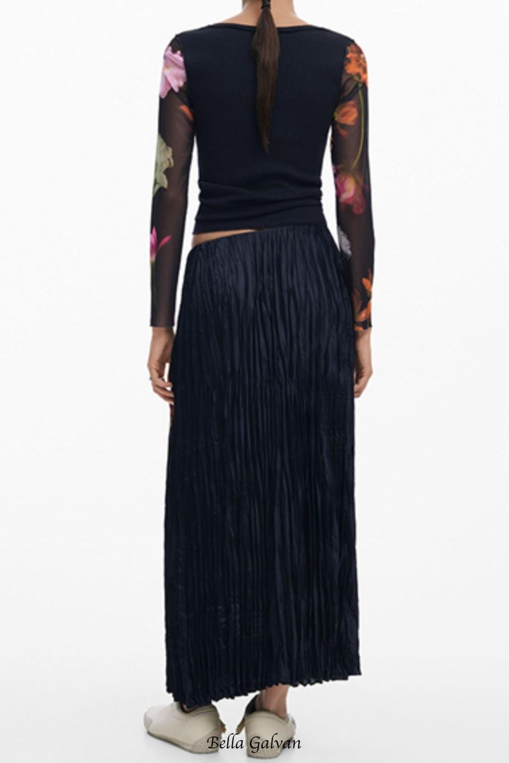 Flowering Girl Women zanna print pleated skirt in black