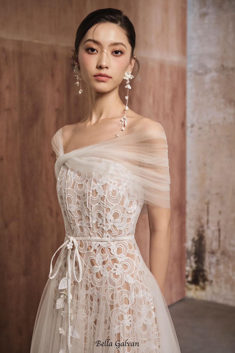 Flowering Girl Women Miua Gored Gathered Lace Midi Dress in white