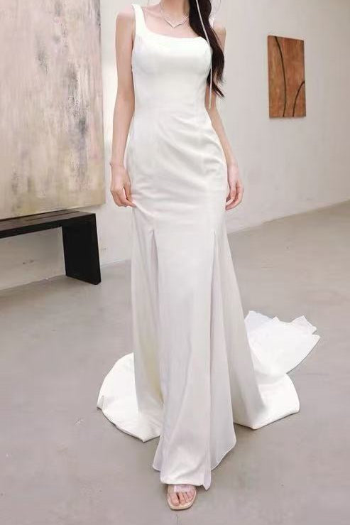 White Sleeveless Square Neck Mermaid Wedding Dress With Train