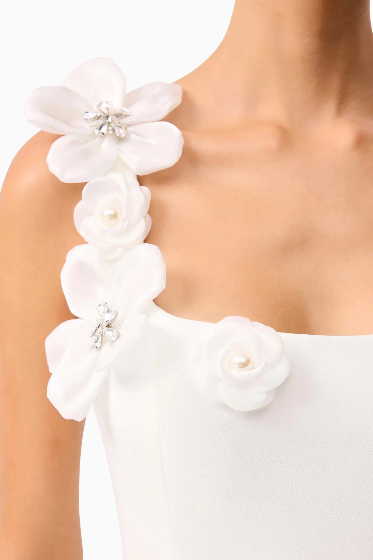 Sabrina 3d Flower Midi Dress In White